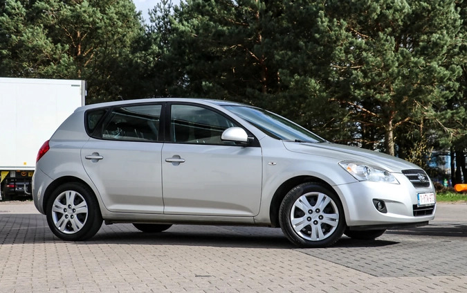 Kia Ceed cena 13900 przebieg: 214435, rok produkcji 2009 z Polanica-Zdrój małe 667